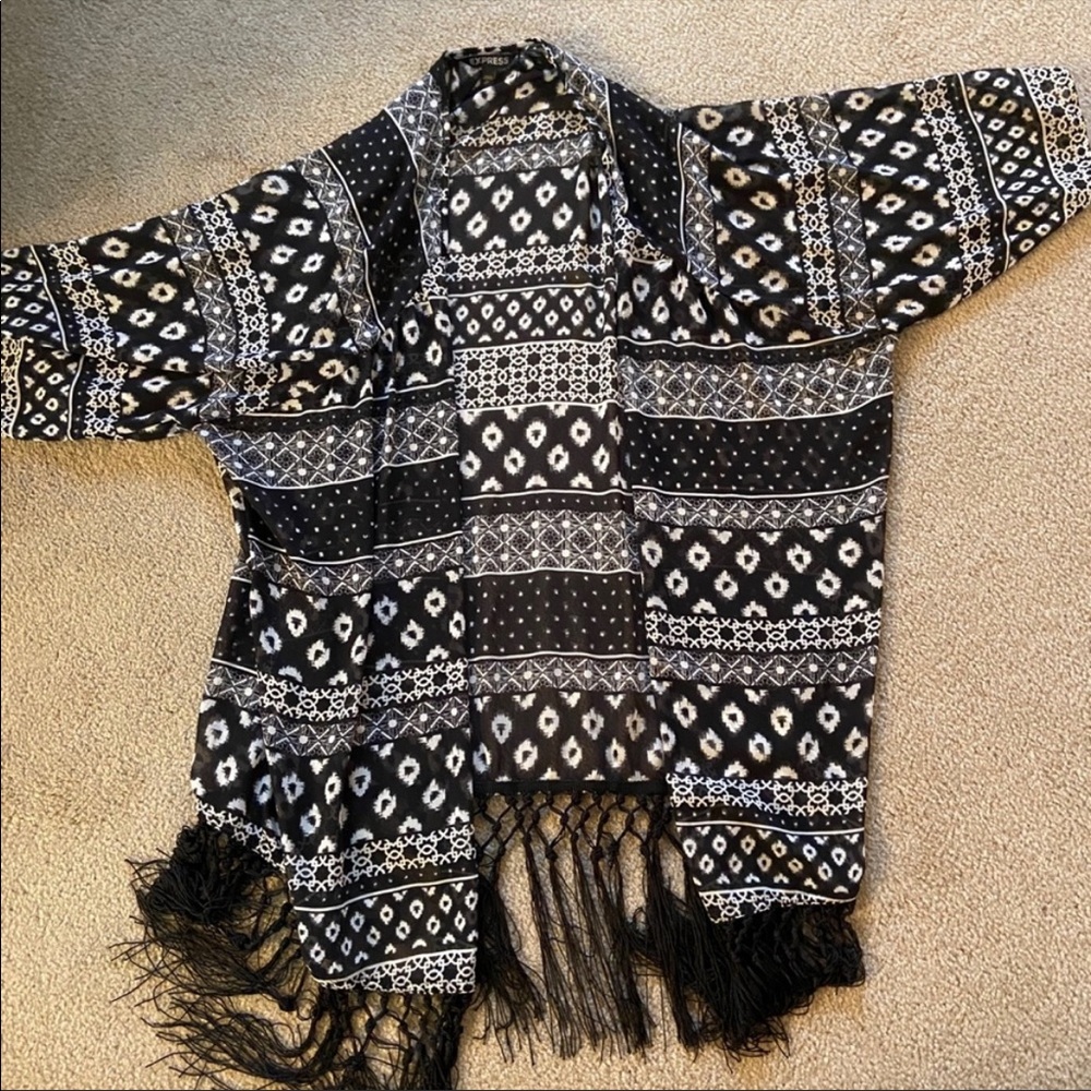 Express Black and White Kimono